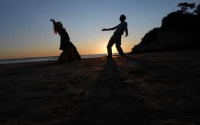 Improvisation contact au bord de la mer — association Abraços